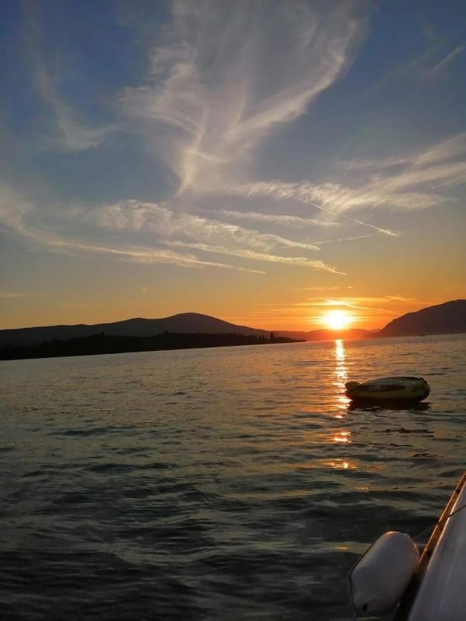 Bigova Glamping Hotell Kotor Eksteriør bilde