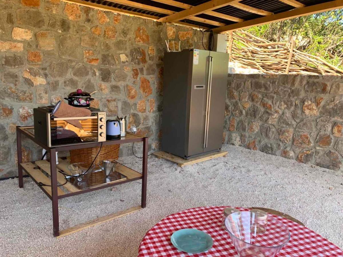 Bigova Glamping Hotell Kotor Eksteriør bilde